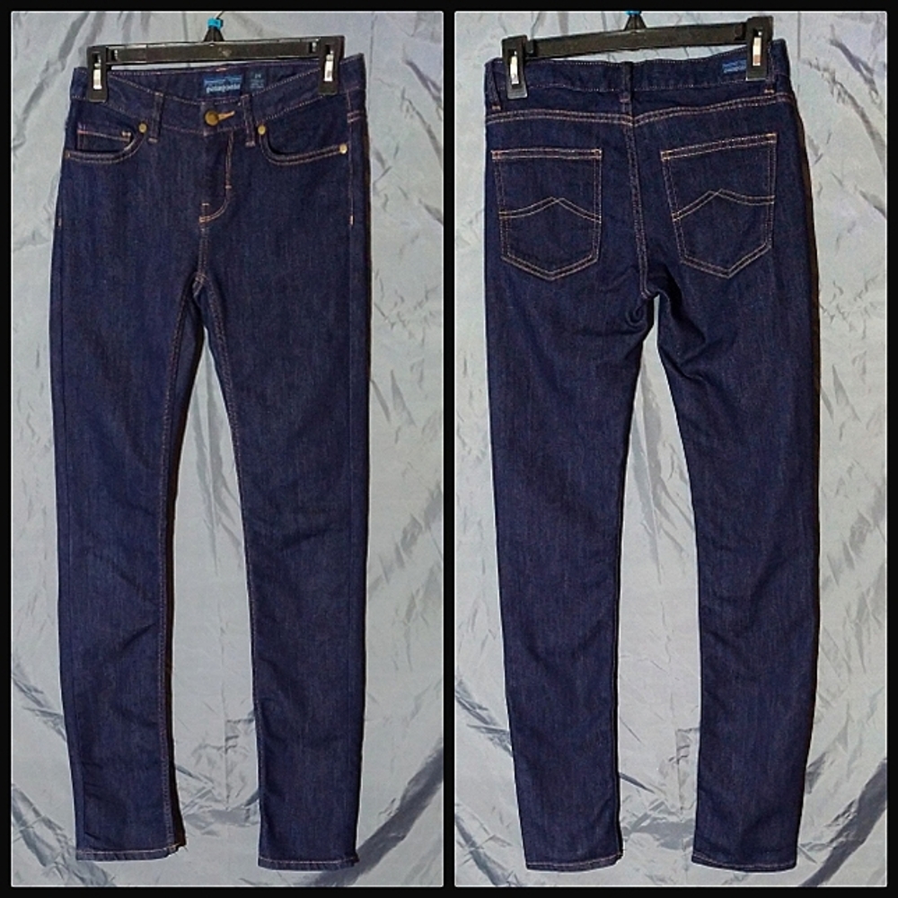 24) Patagonia Straight Regular Dark Wash Jeans